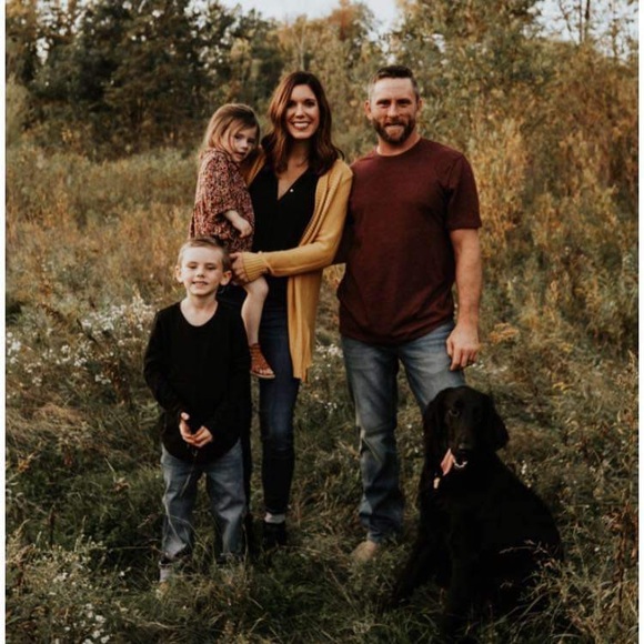 Meet your Posher, Kalee - Picture 1 of 1